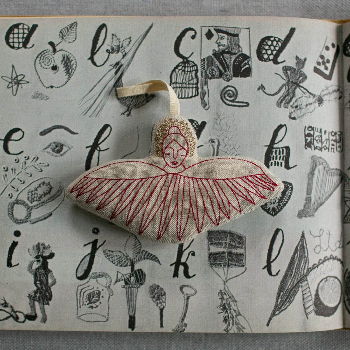 Cupid's Bow Lavender Scented Token