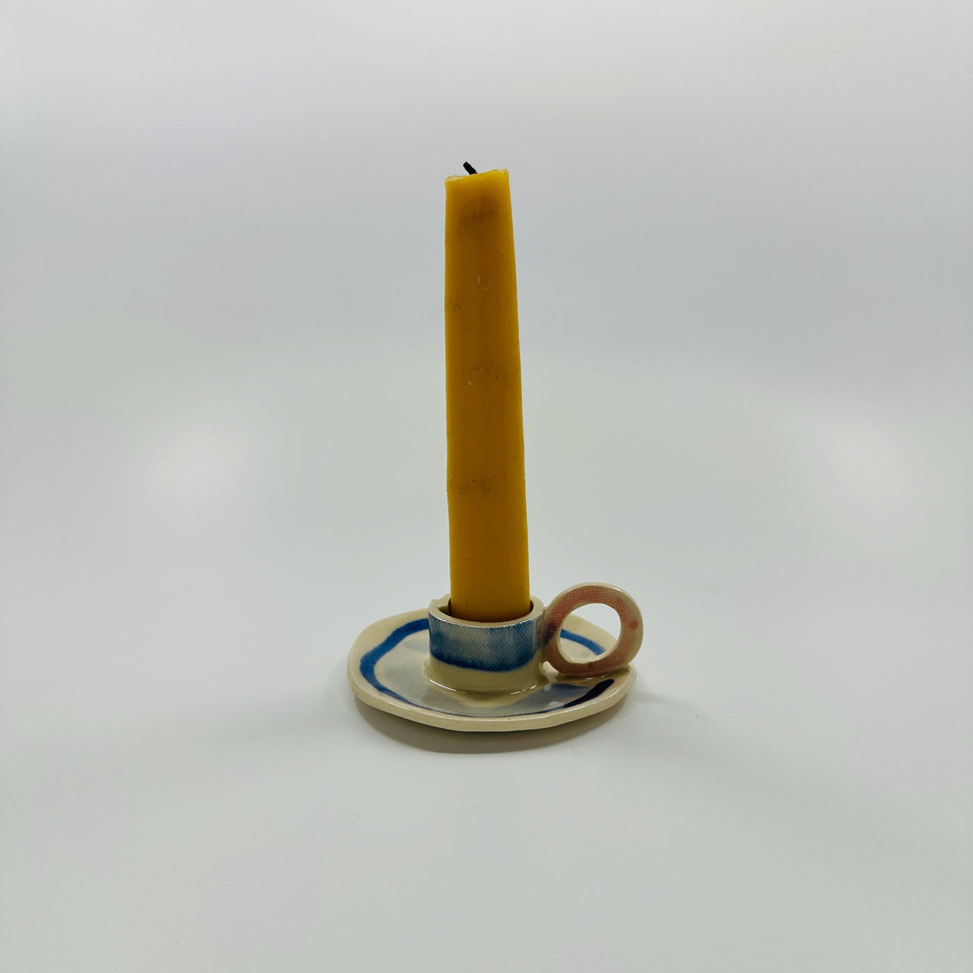 Candleholder with Circle Handle